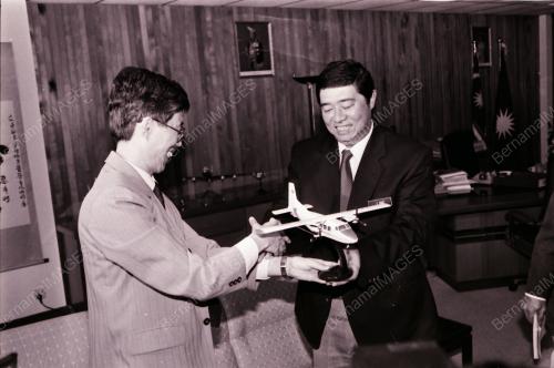 DR LING LIONG SIK