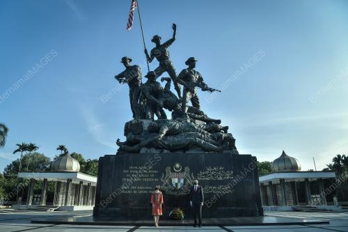 UKRAINE_HARI MEMPERINGATI MANGSA PERANG DUNIA KEDUA