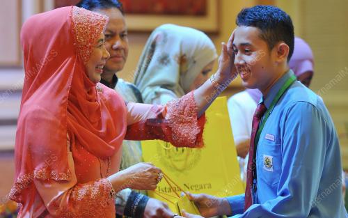 KL02_08062015_PERMAISURI