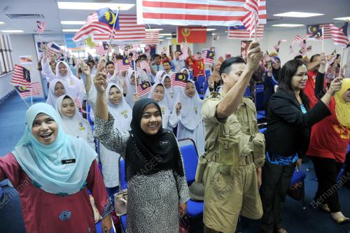 KL02_08092016_KARNIVAL