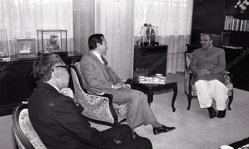 PRESIDEN PAKISTAN MUHAMMAD ZIA-UL-HAQ