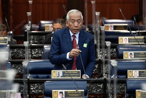 DATUK SERI MAHDZIR KHALID