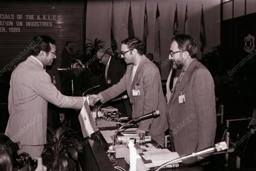 DATUK SERI DR. MAHATHIR BIN MOHAMAD