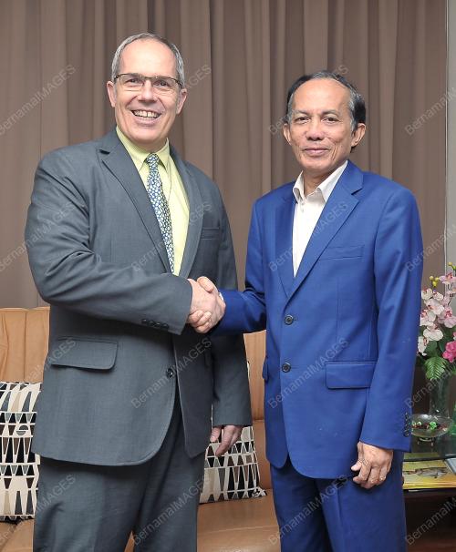 KL02_08122016_KUNJUNGAN