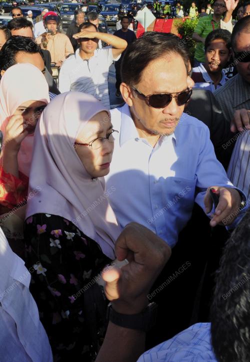 KL02_09012012_ANWAR
