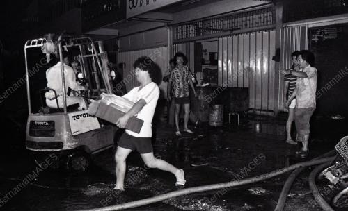 KL02_09012015_KEBAKARAN_KERTAS