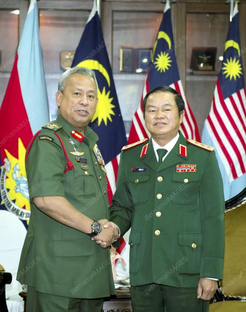 KL02_09022015_KUNJUNGAN