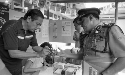 KL02_09032015_HARI_TERBUKA