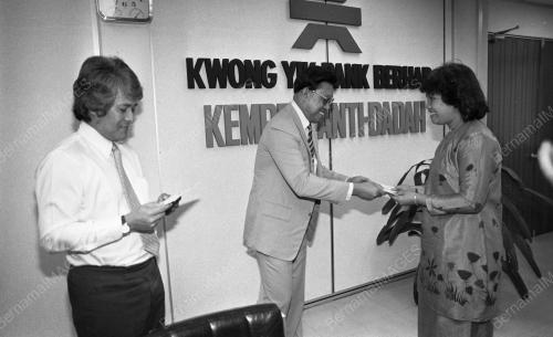 KL02_09032015_KWONG_YICK
