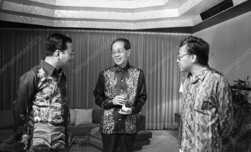 KL02_09032015_MAKAN_MALAM