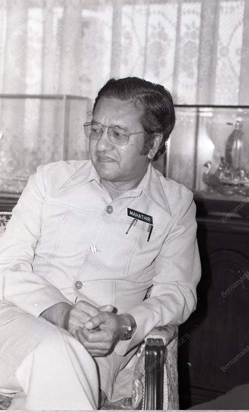 DR. MAHATHIR MOHAMAD