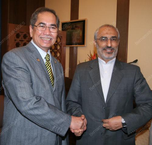 DR WAN JUNAIDI TUANKU JAAFAR