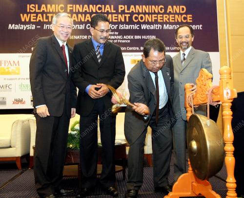 SENATOR DATUK DR AWANG ADEK HUSSIN