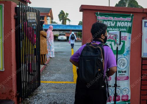 SESI PERSEKOLAHAN BERMULA