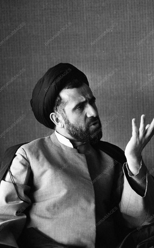Pemimpin Iran sidang media