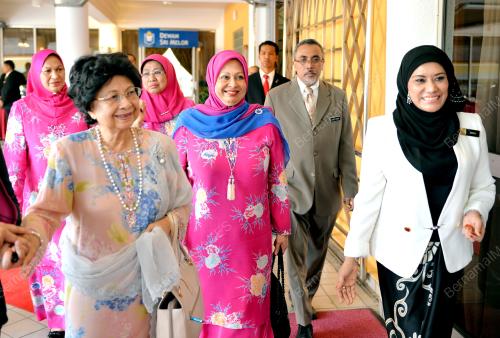 PUAN SERI NOORAINEE ABDUL RAHMAN