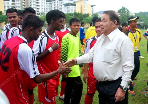 KL02_10042013_GMI_BOLA