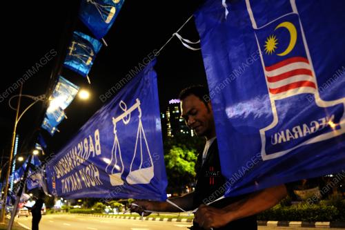 KL02_10042018_BENDERA
