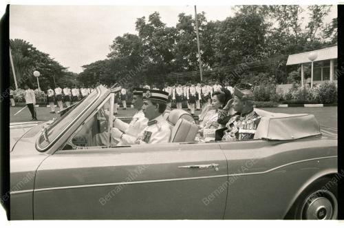 PERARAKAN KERETA DI RAJA