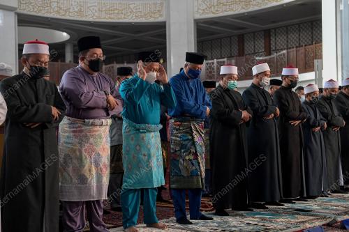 DATUK SERI ISMAIL SABRI YAAKOB