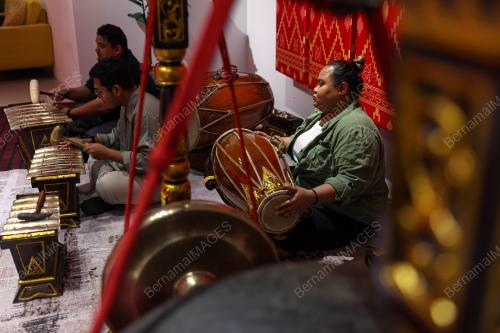 GAMELAN MEMBANGKIT PELBAGAI NOSTALGIA