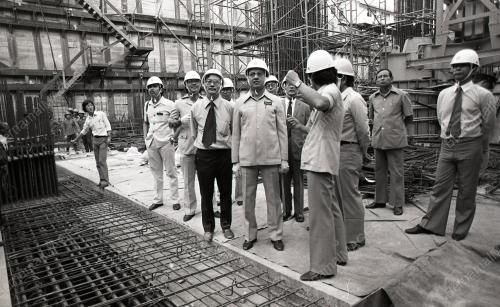 DR. MAHATHIR MOHAMAD