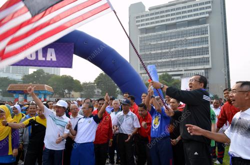 KL02_10102015_HSN_MINDEF