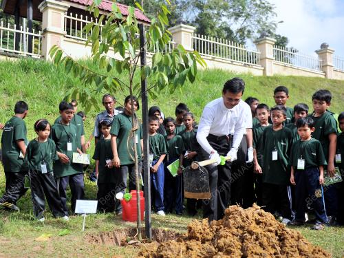 KL02_11032012_TANAM_POKOK
