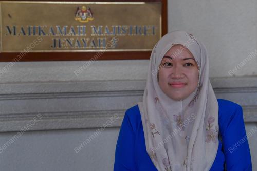 WARTAWAN IBU YATI DIDAKWA ATAS TIGA TUDUHAN BUAT KENYATAAN TENTANG COVID-19