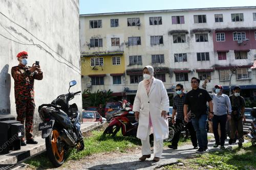 ZURAIDA KAMARUDDIN