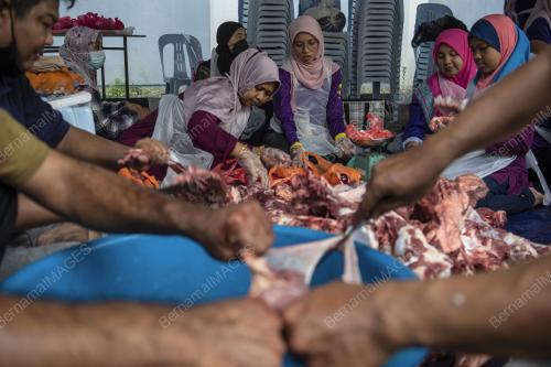 KORBAN PUSPANITA K-KOM DAN KELAB K-KOM