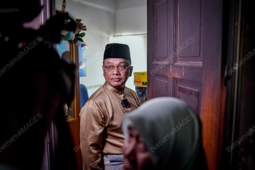 DATUK DR MOHD NA'IM MOKHTAR