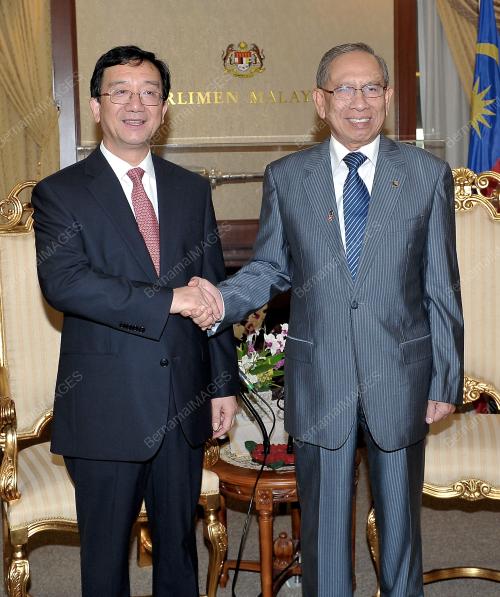 KL02_12032014_COURTESY_CALL