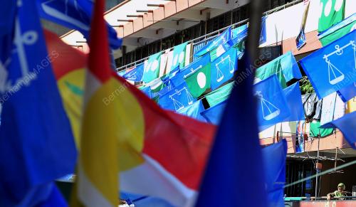 KL02_12042013_BENDERA