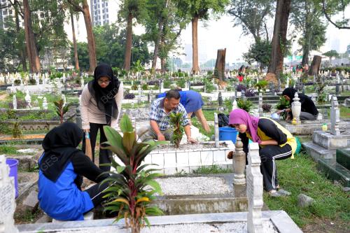 KL02_12072015_BERSIH_KUBUR