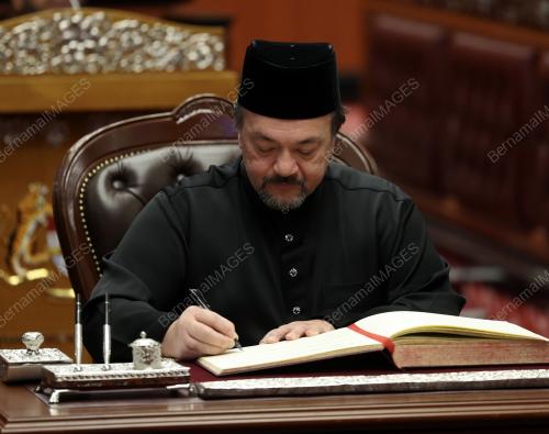 SENATOR DATUK SERI AMIR HAMZAH AZIZAN