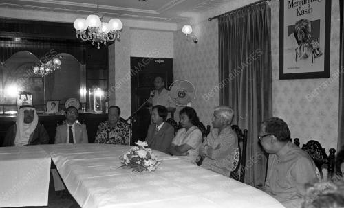 KL02_13012015_THO_LANCAR_BUKU