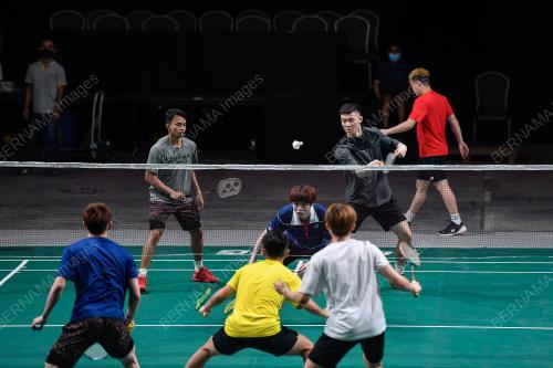 SKUAD BADMINTON LELAKI NEGARA
