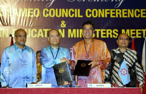 DR AHAMED SIPON