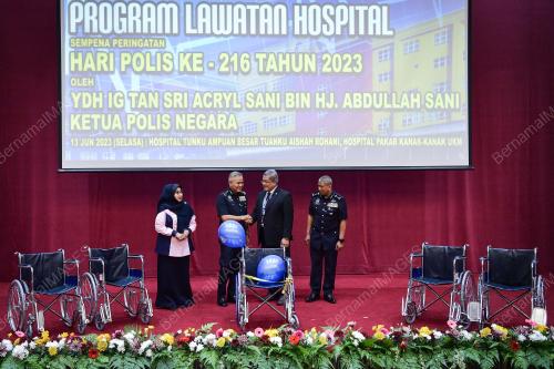 TAN SRI ACRYl SANI ABDULLAH SANI
