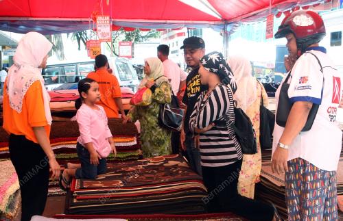 KARPET_RAYA