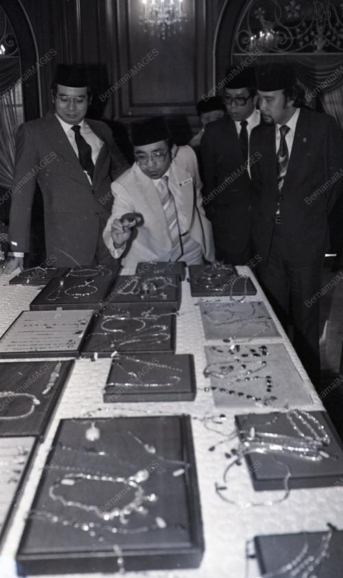 PAMERAN JAM