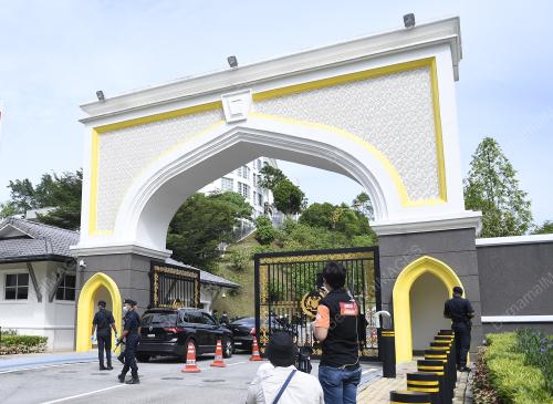 KETIBAAN KERETA MEMBAWA DATUK SERI ANWAR IBRAHIM