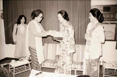 ISTERI MENTERI UGAMA INDONESIA