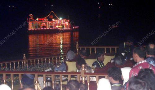 KAPAL BERHIAS