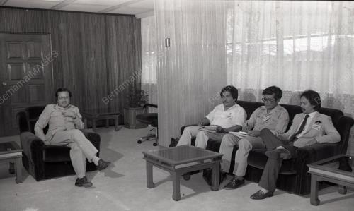 DR. MAHATHIR MOHAMAD