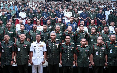 JEN TAN SRI AFFENDI BUANG