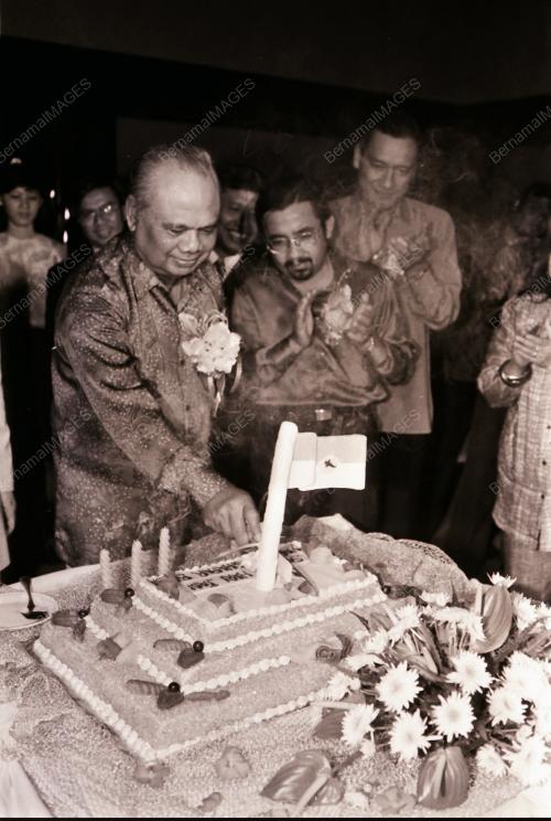 TUN ABDUL GHAFAR BIN BABA