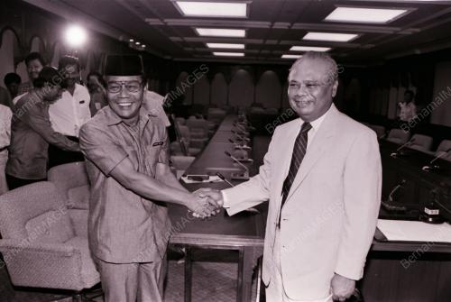 TUN ABDUL GHAFAR BIN BABA