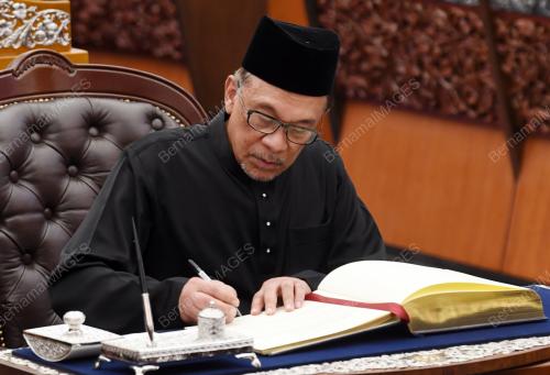 KL02_15102018_ANWAR_BN201810130766